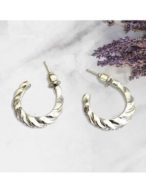 🔴 5 for $10 ONE PAIR Silver Tone Round Shaped Stud Earrings